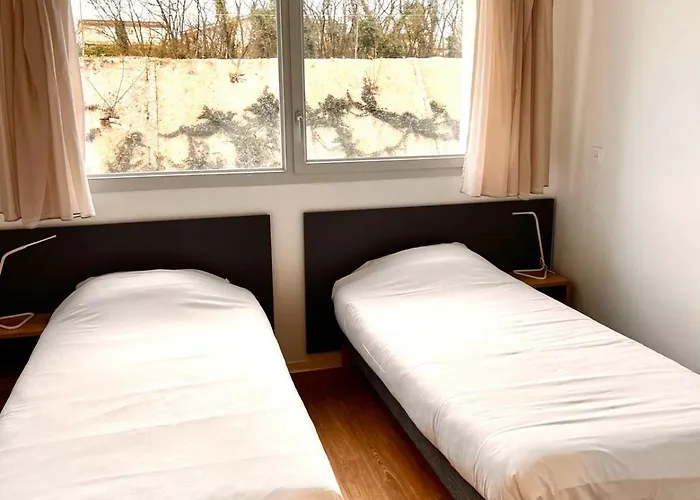 Hoteliere Le Prado 2* Libourne